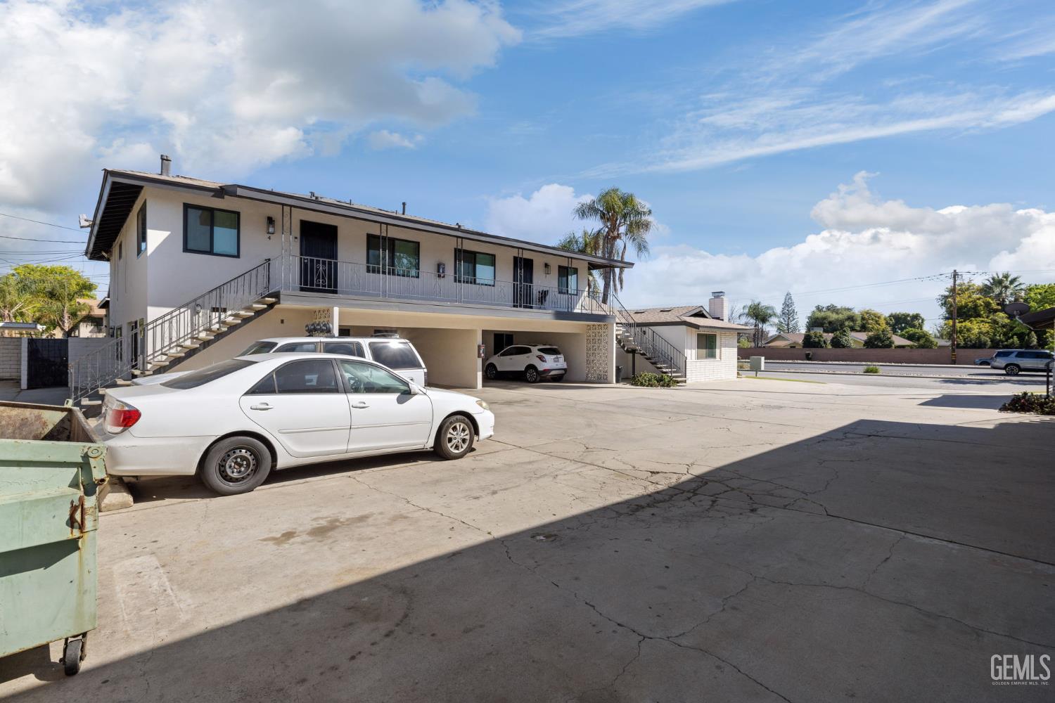 6206 Stockdale Highway