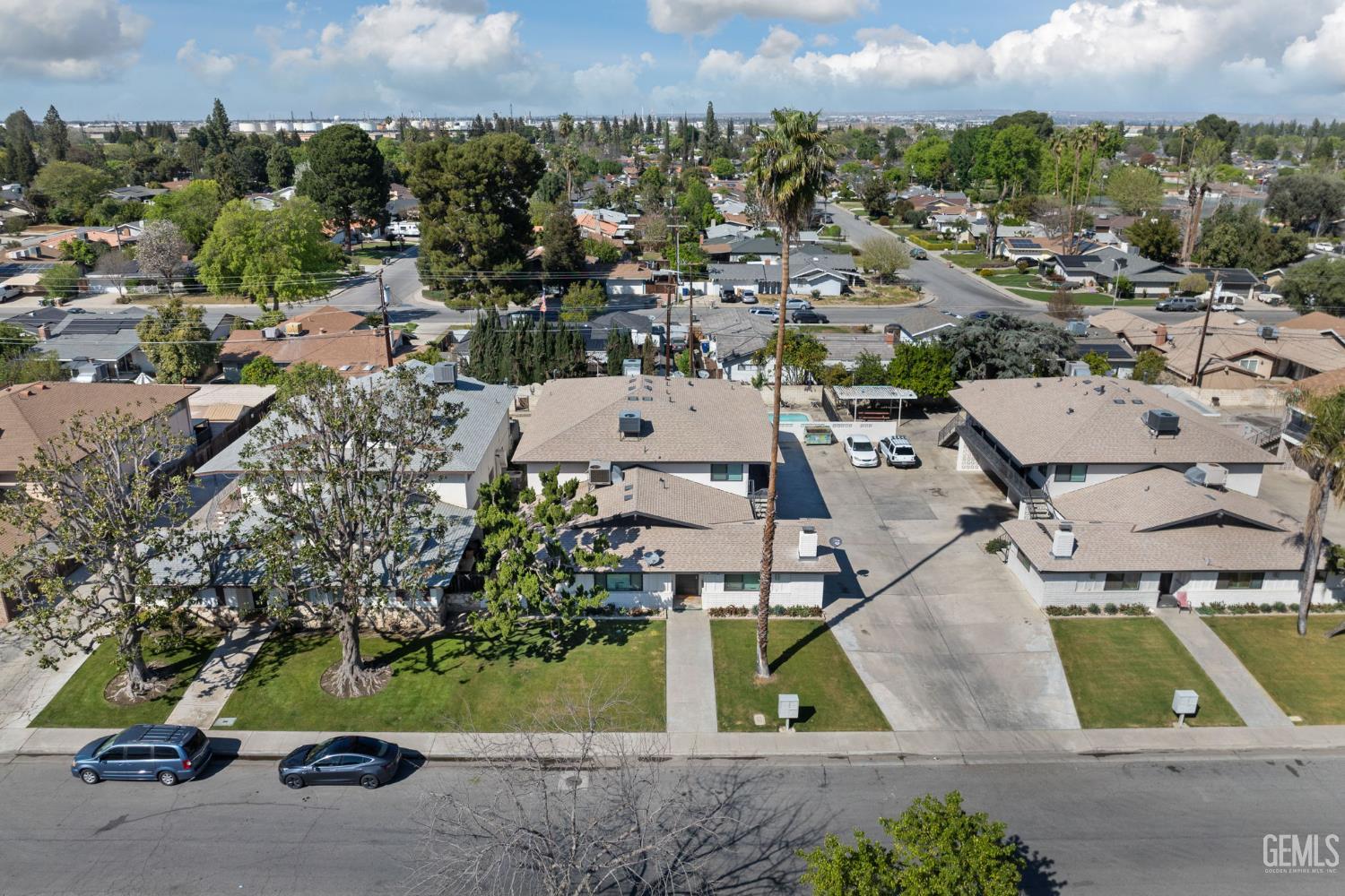 6206 Stockdale Highway