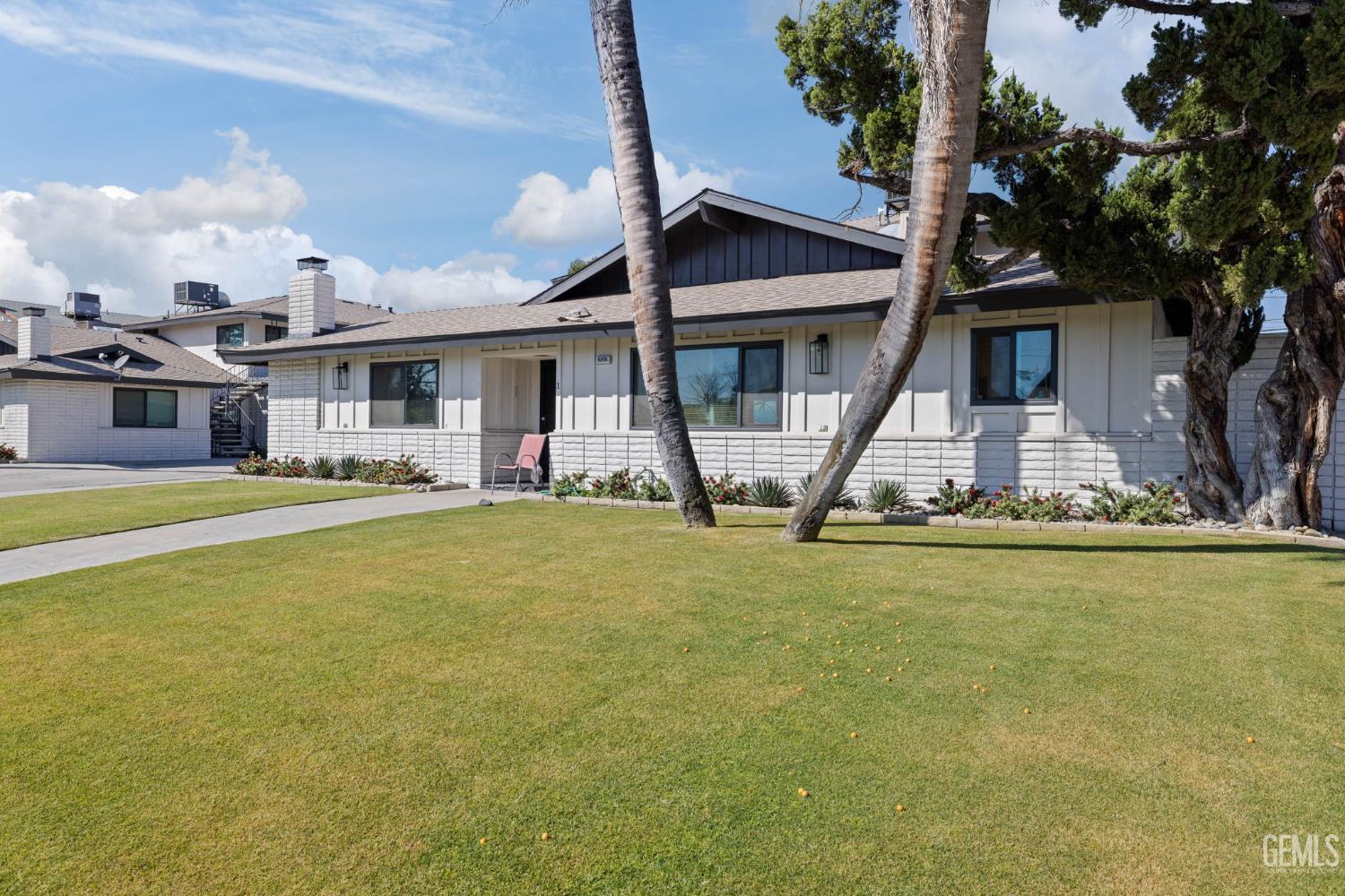 6206 Stockdale Highway