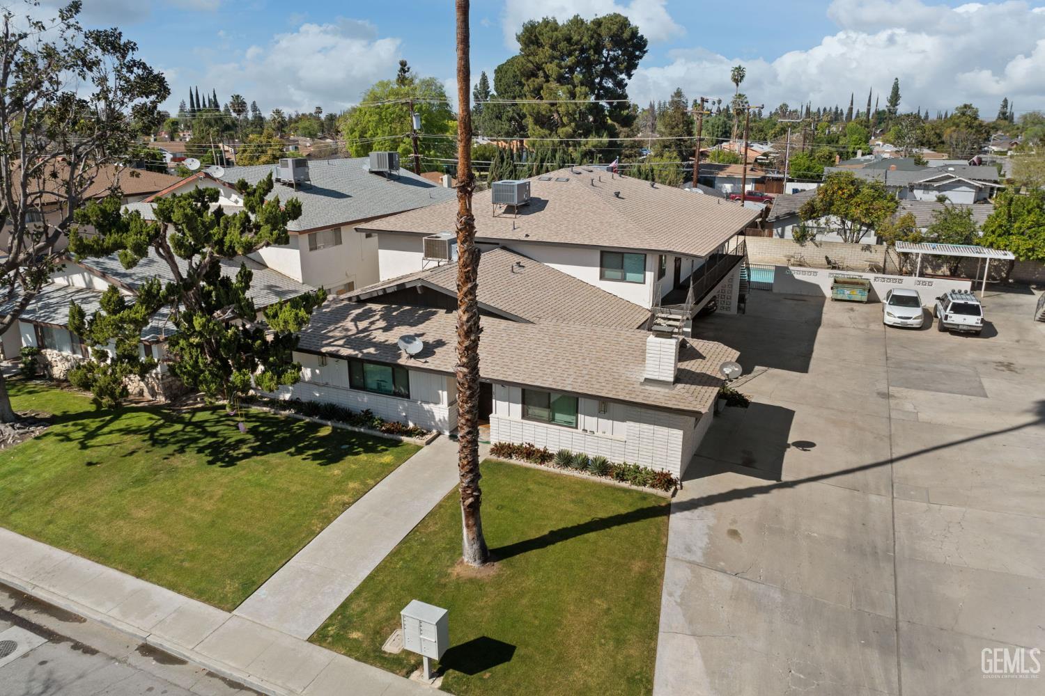 6206 Stockdale Highway