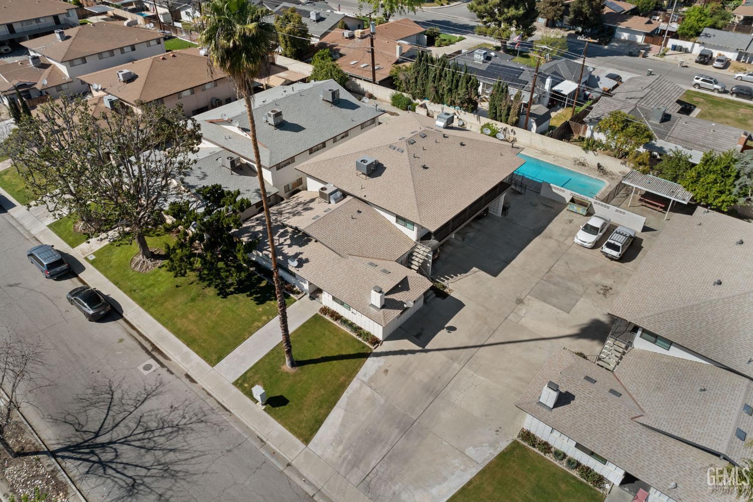 6206 Stockdale Highway