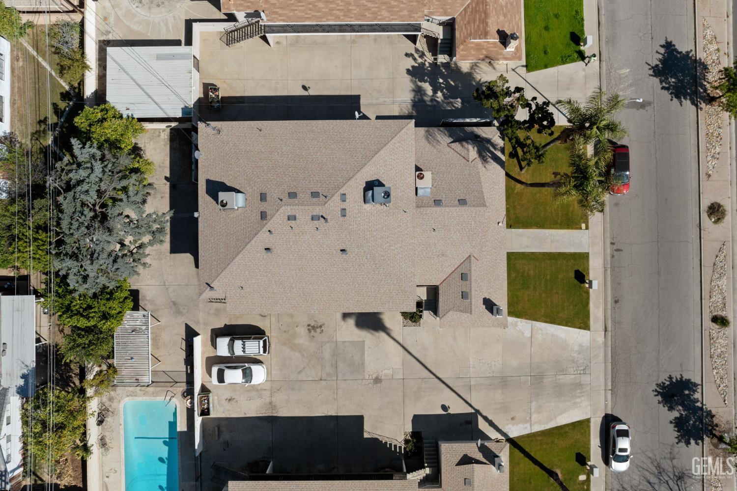 6206 Stockdale Highway