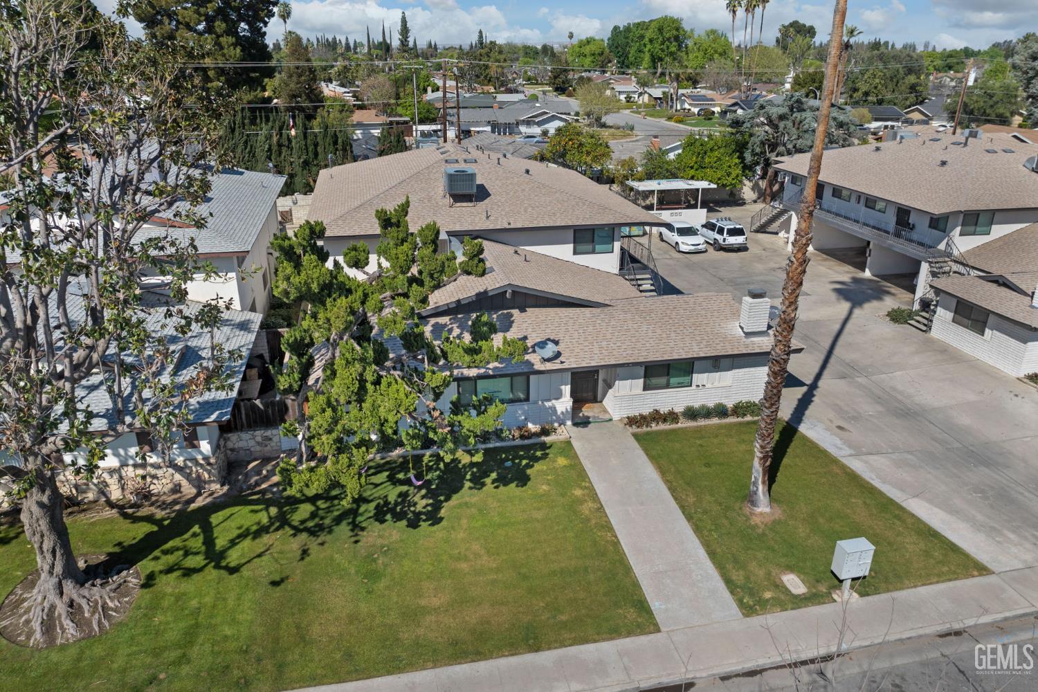 6206 Stockdale Highway