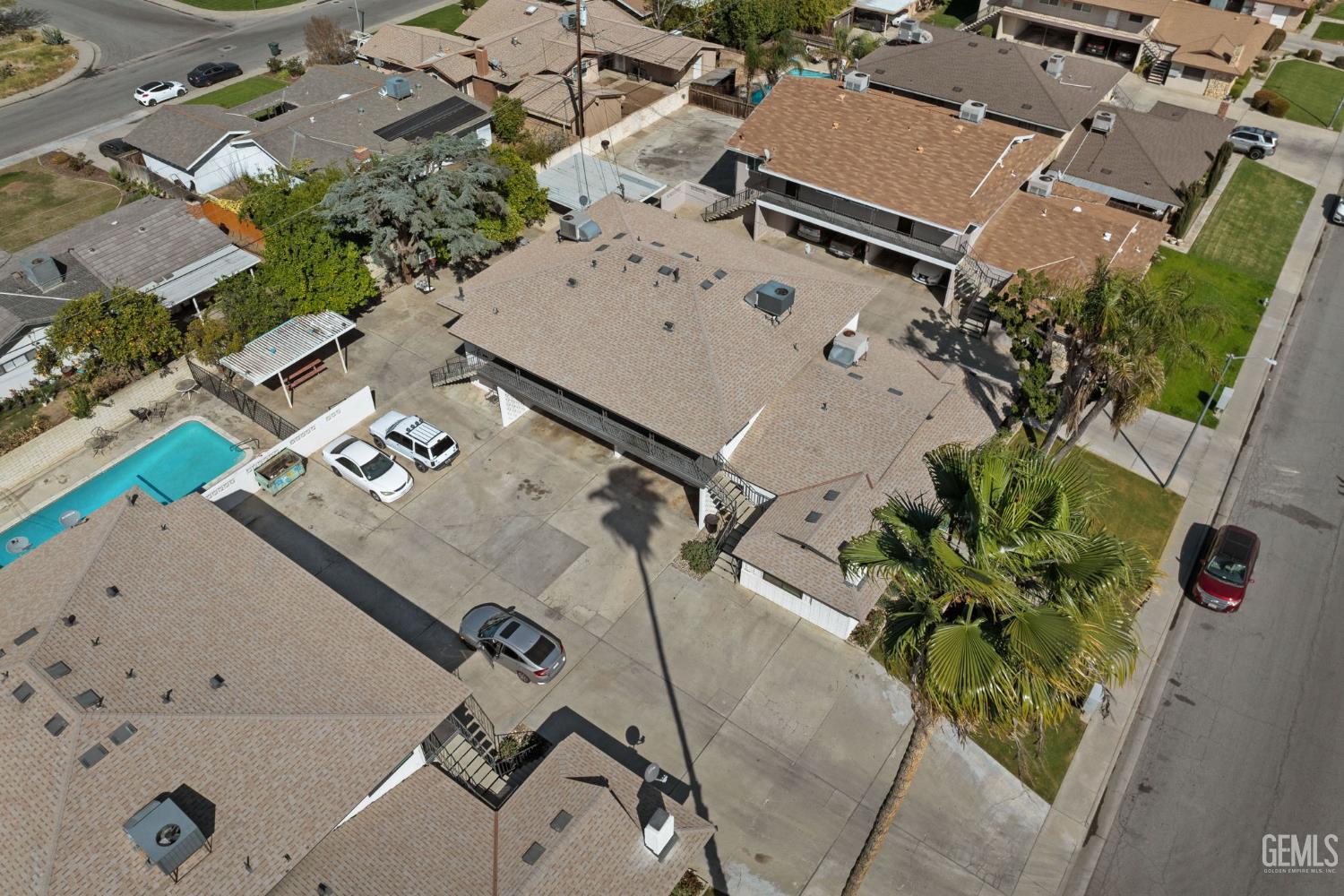 6206 Stockdale Highway