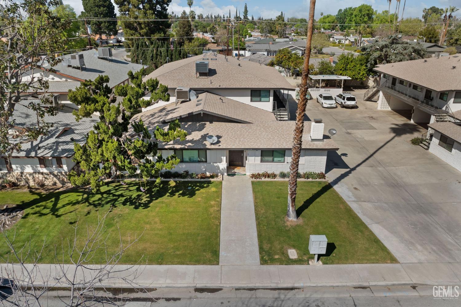 6206 Stockdale Highway