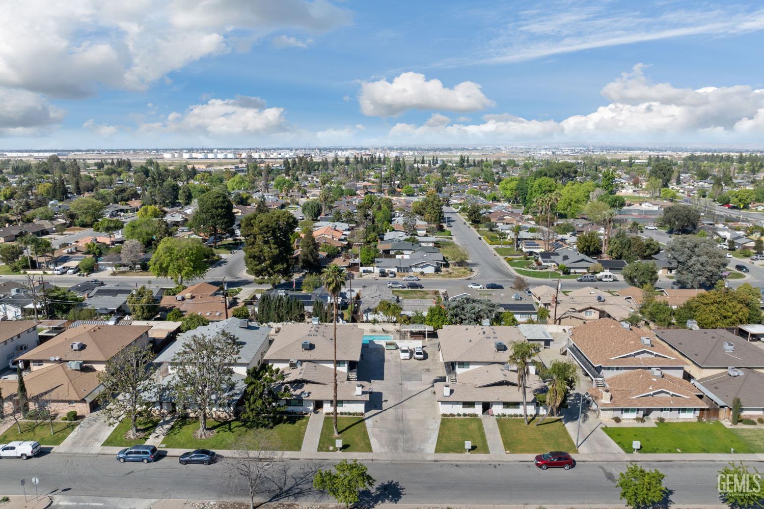 6212 Stockdale Highway