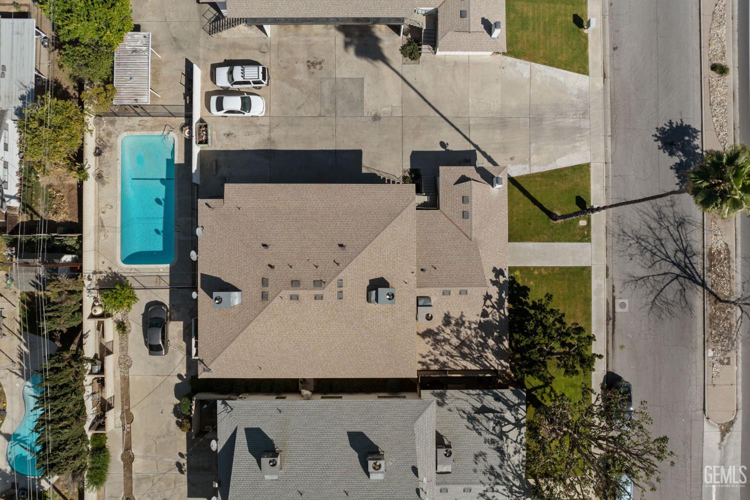 6212 Stockdale Highway