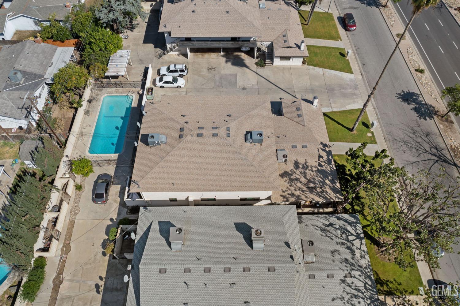 6212 Stockdale Highway