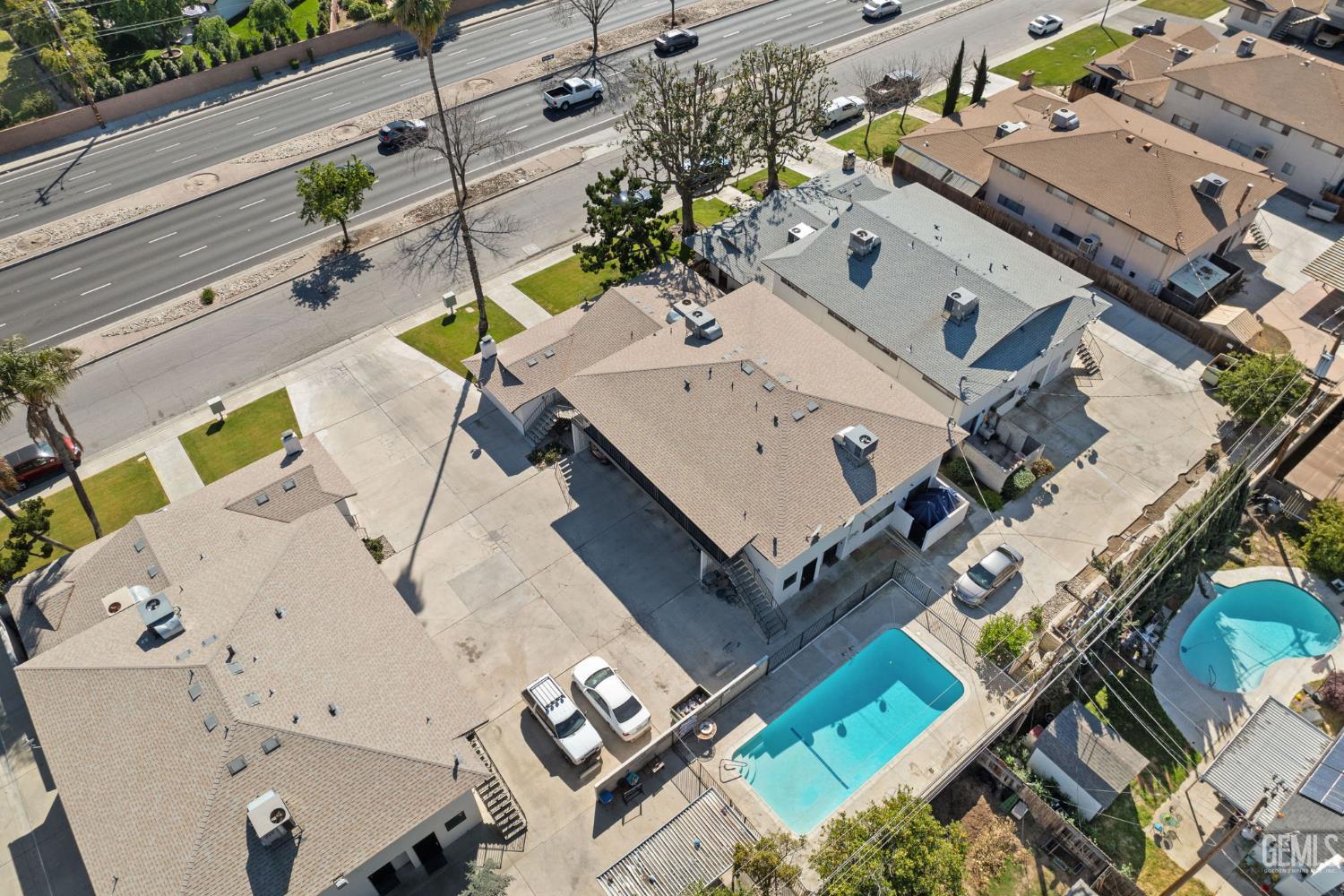 6212 Stockdale Highway