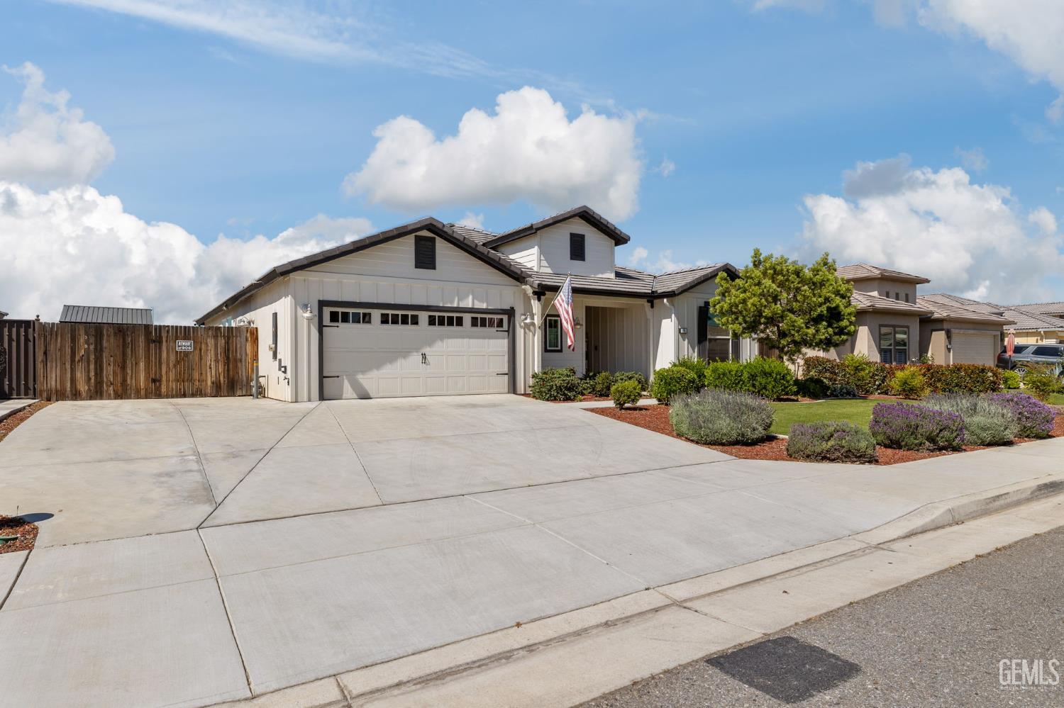 15 Claudia Autumn Drive