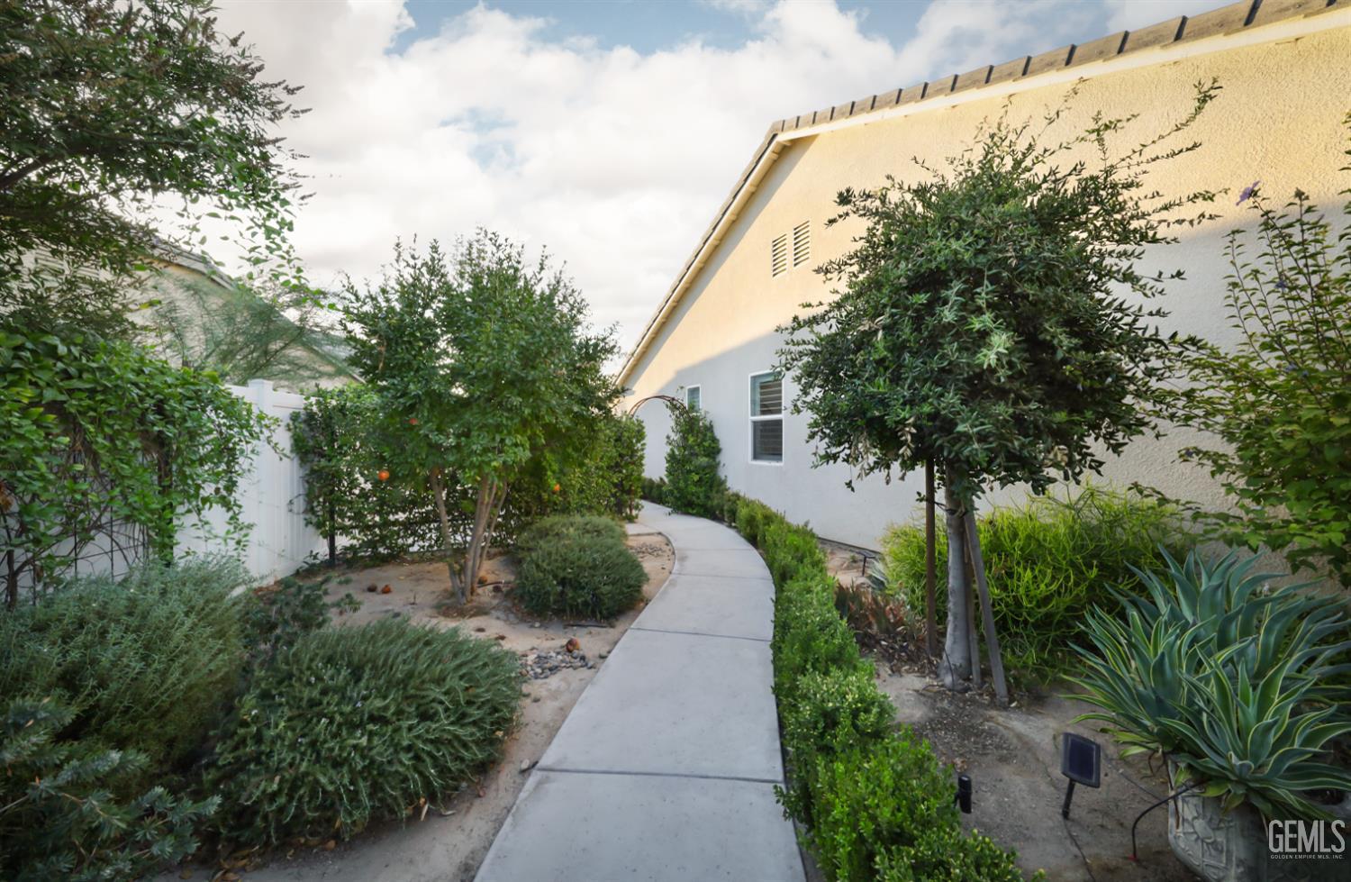 2228 Swanfield Way