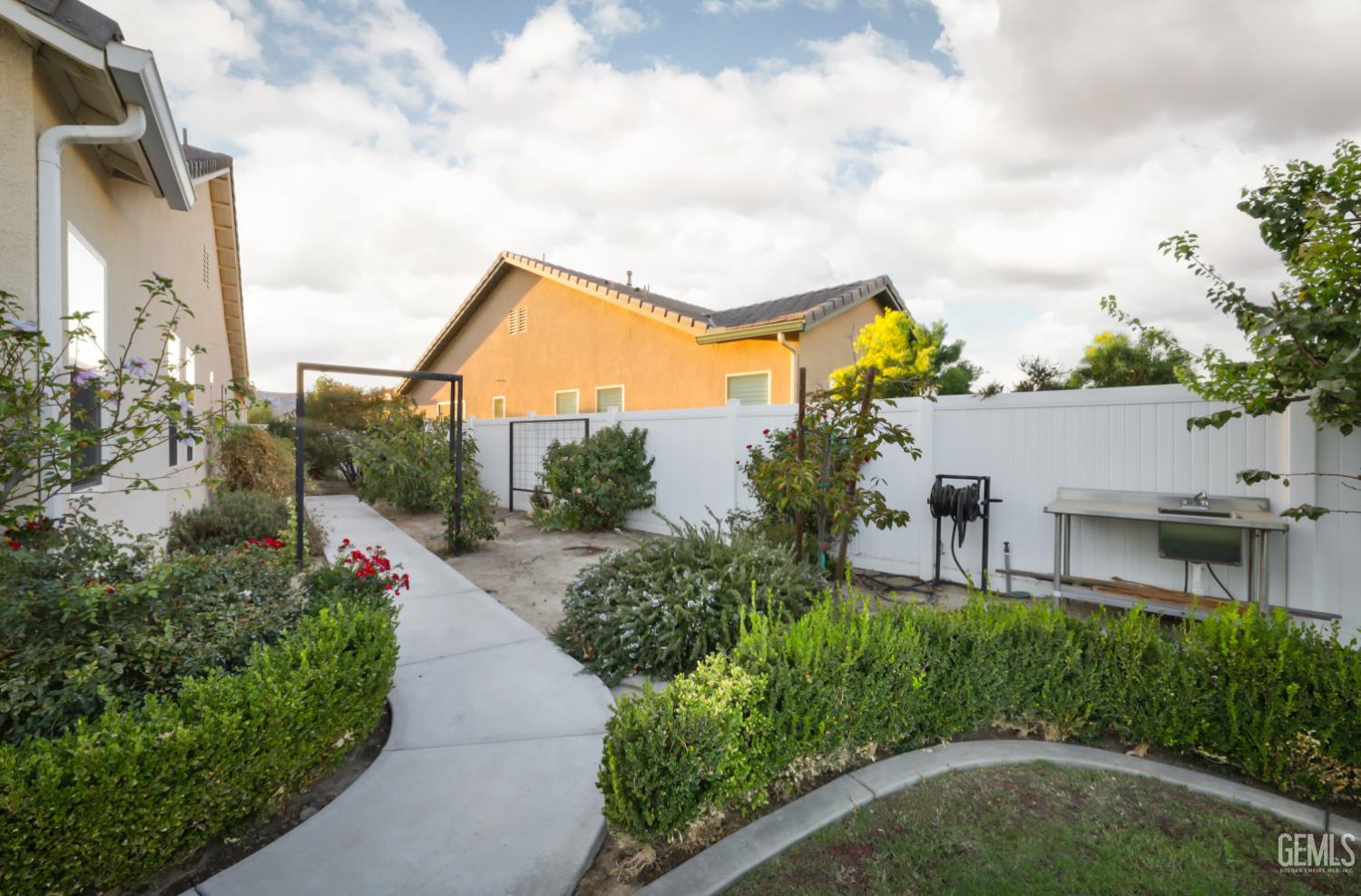 2228 Swanfield Way