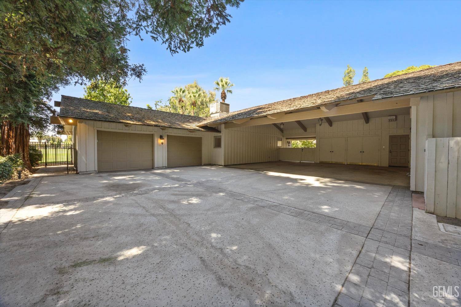 1033 Tam O Shanter Drive