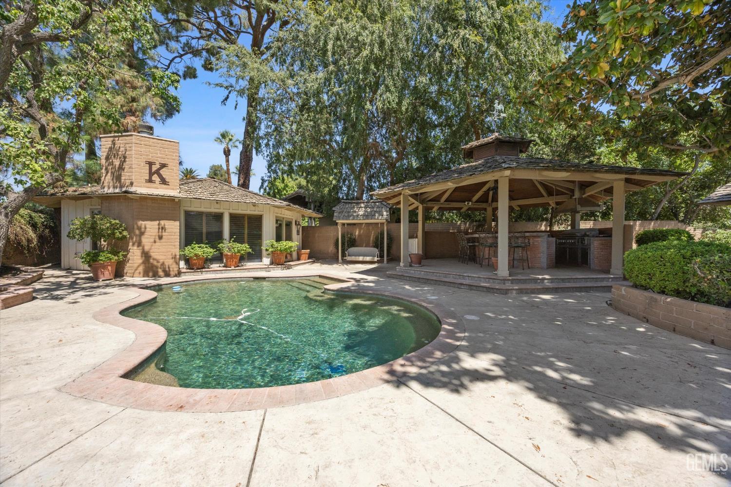 1033 Tam O Shanter Drive
