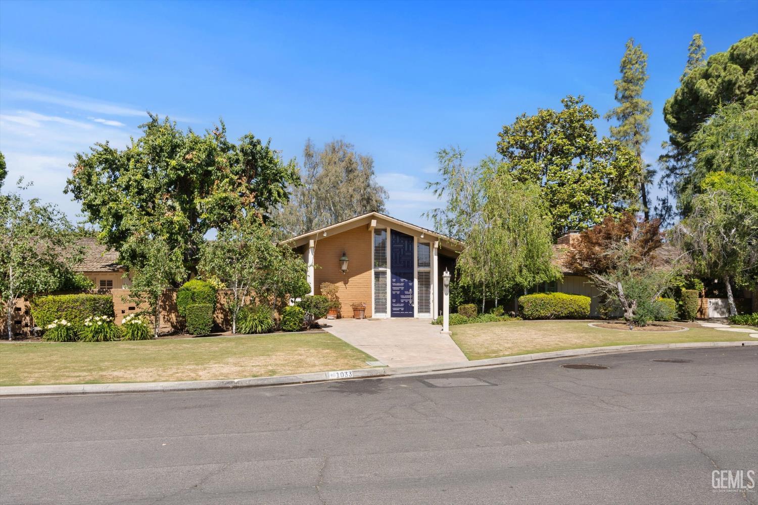 1033 Tam O Shanter Drive