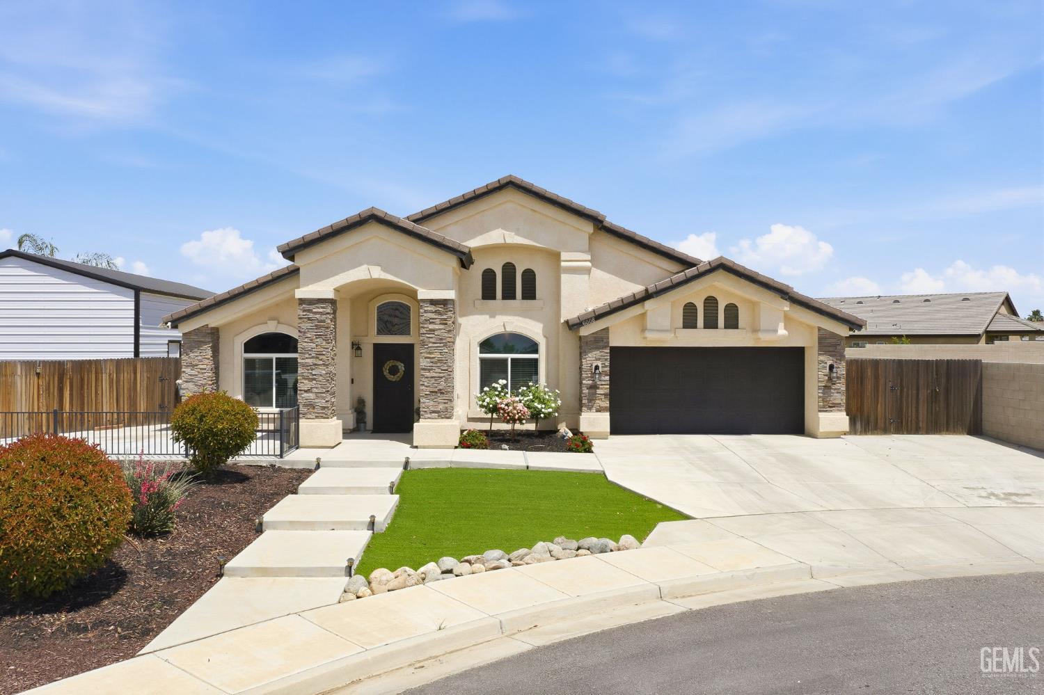 6008 Luckman Drive