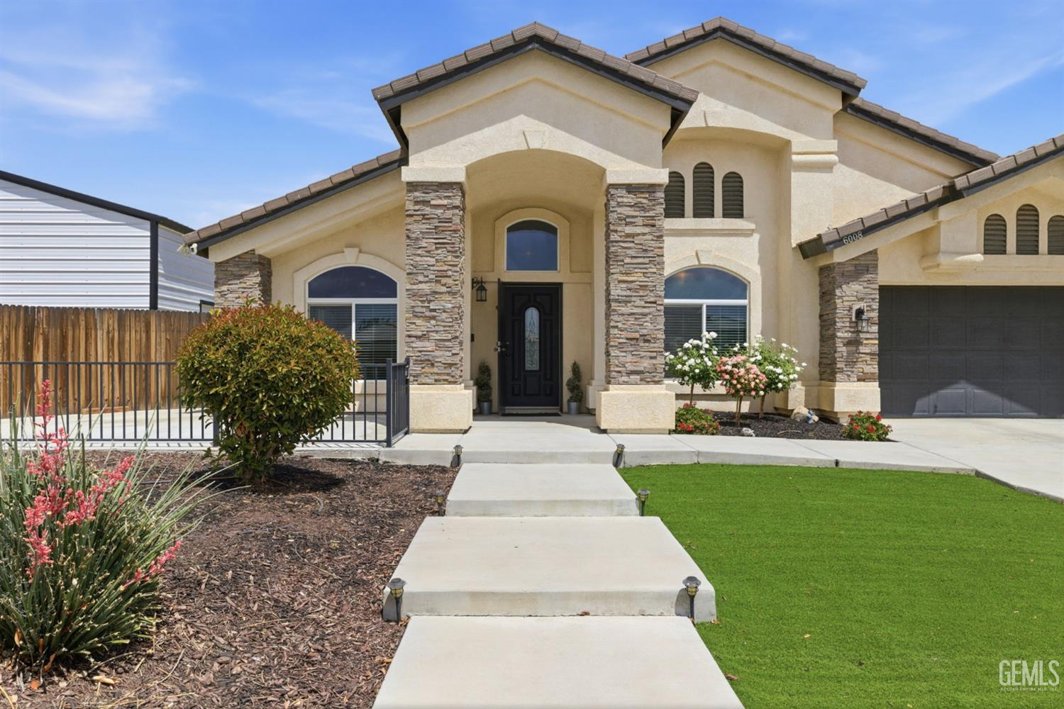 6008 Luckman Drive