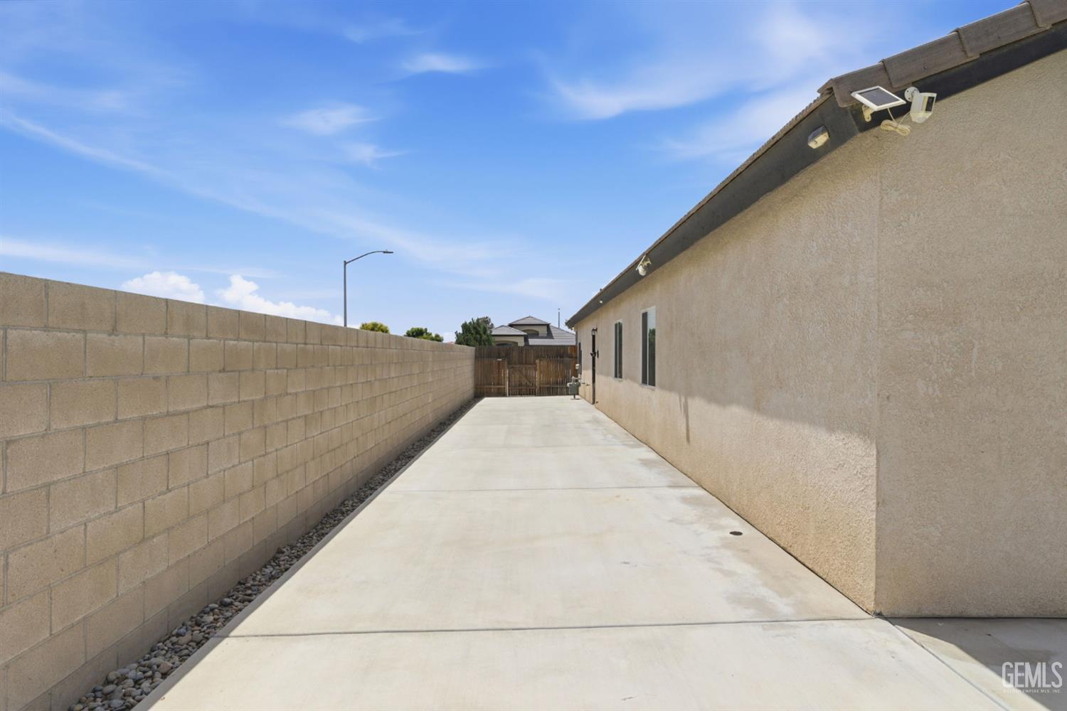 6008 Luckman Drive