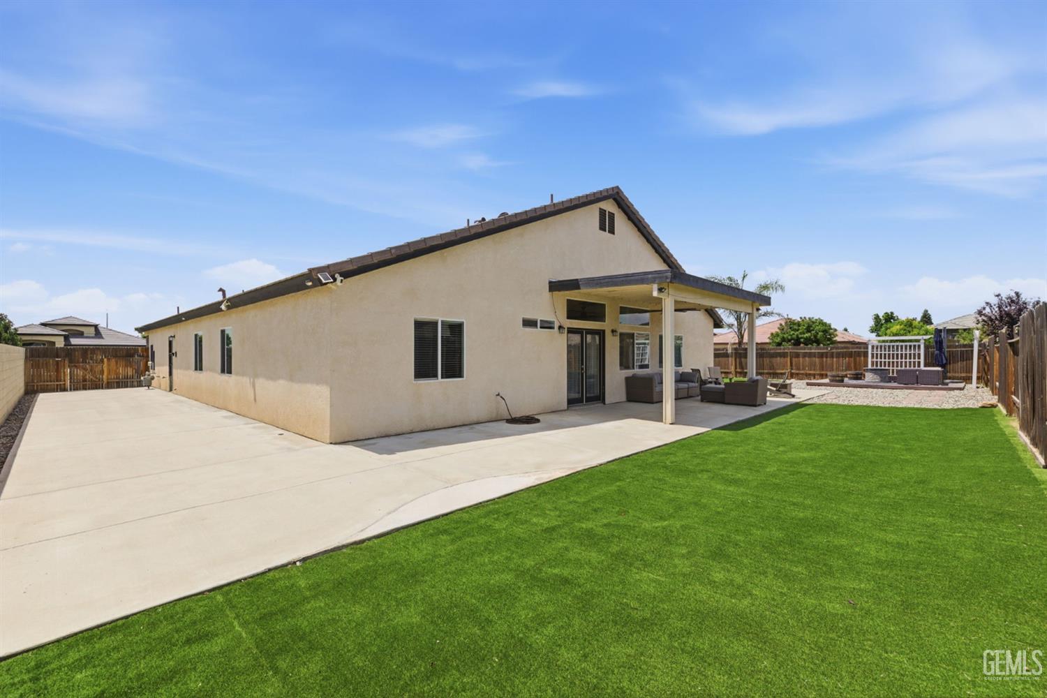 6008 Luckman Drive