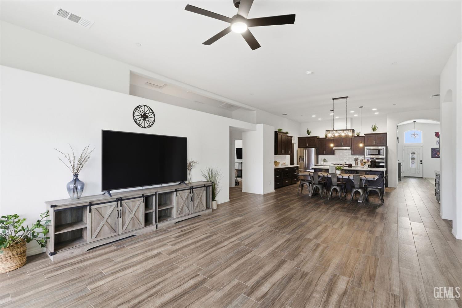 6008 Luckman Drive