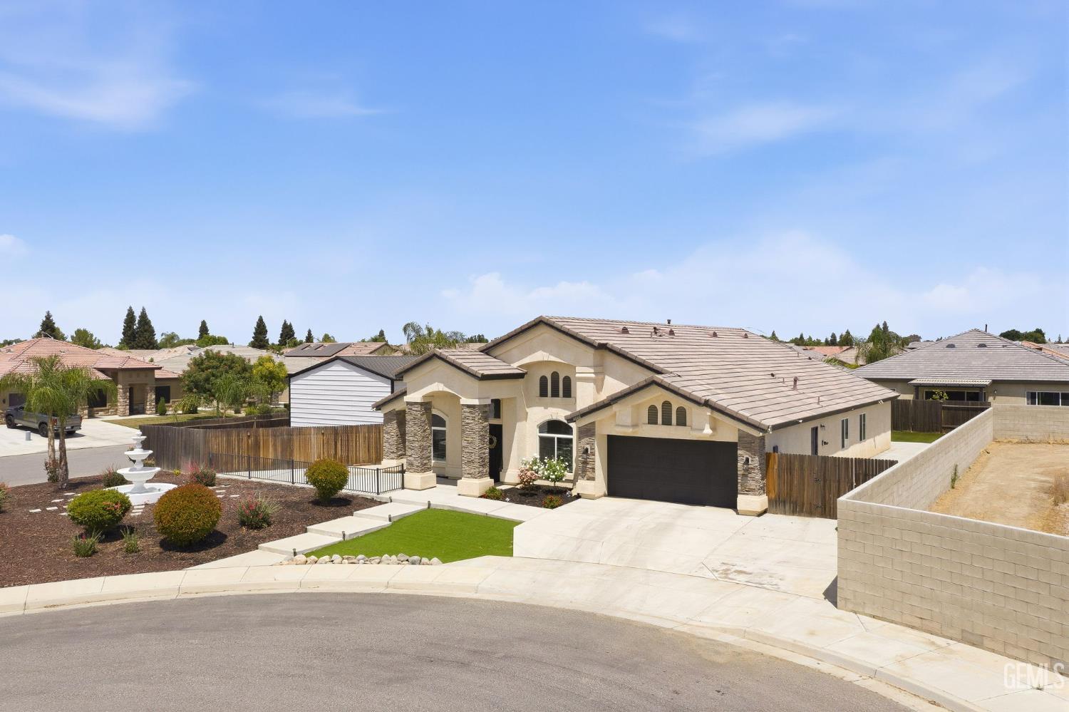 6008 Luckman Drive