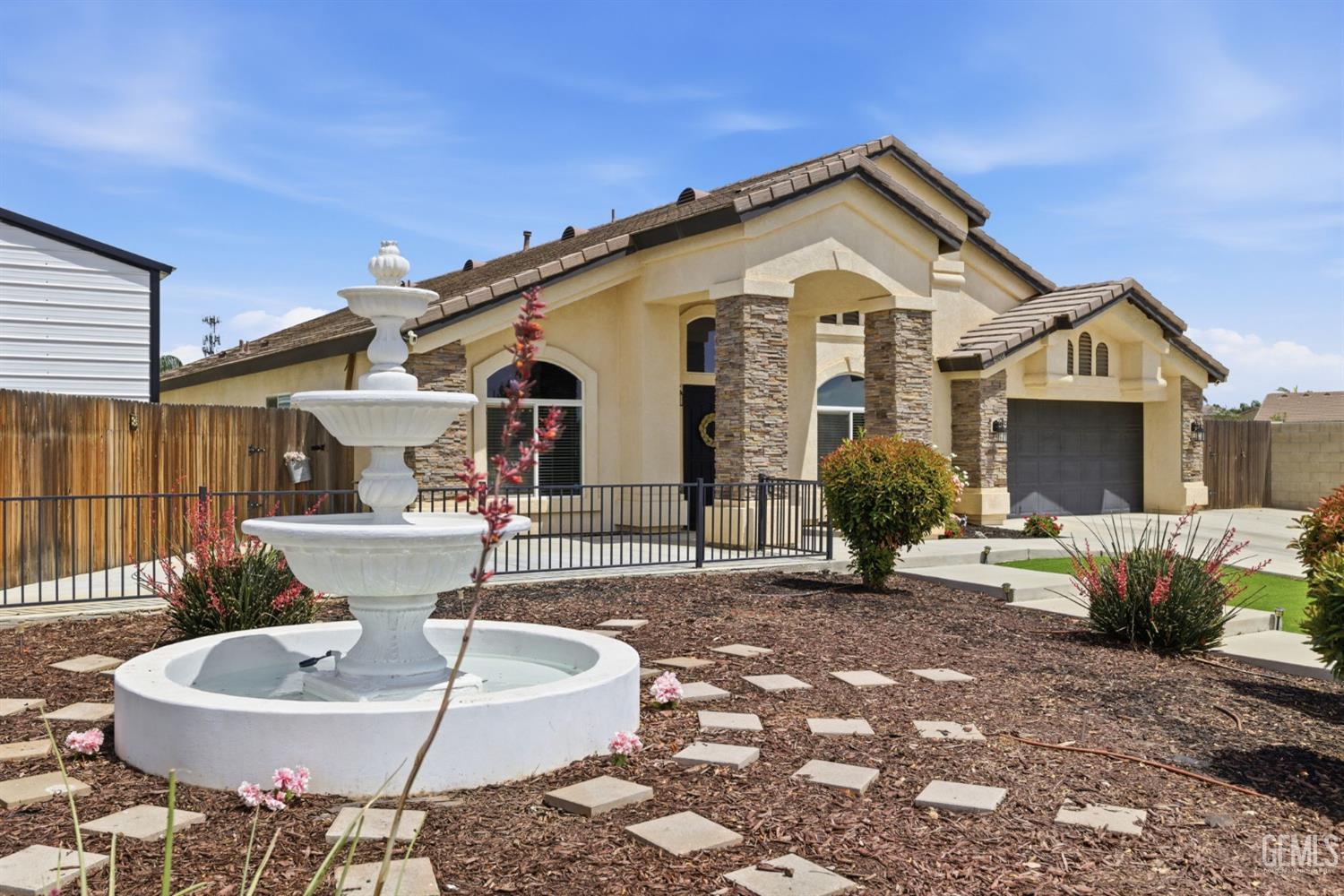 6008 Luckman Drive