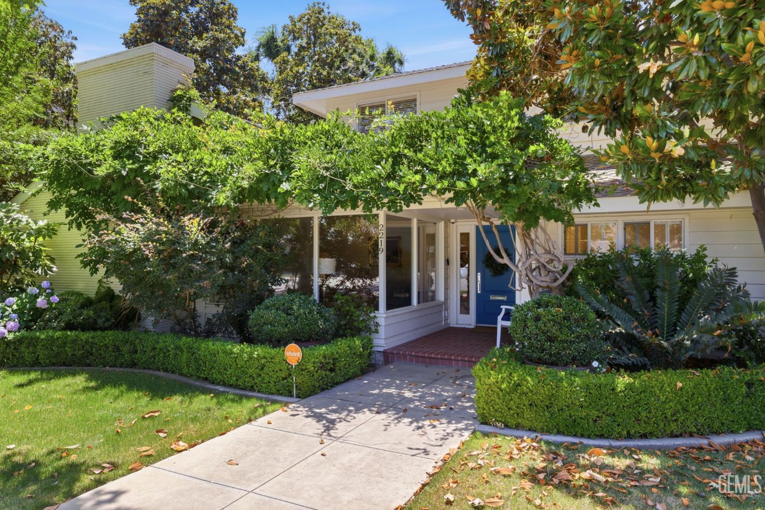 2219 Pine Street