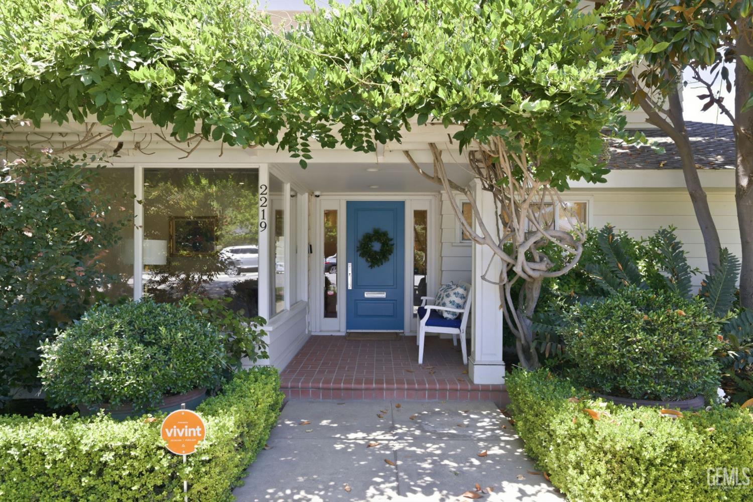 2219 Pine Street