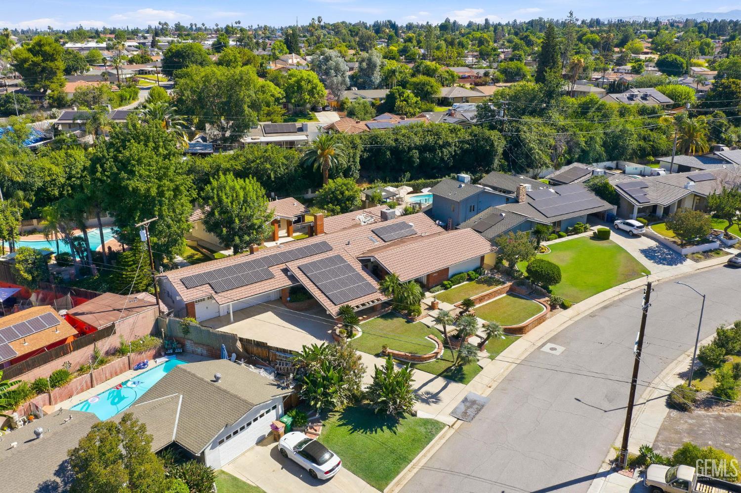 1912 Country Club Drive