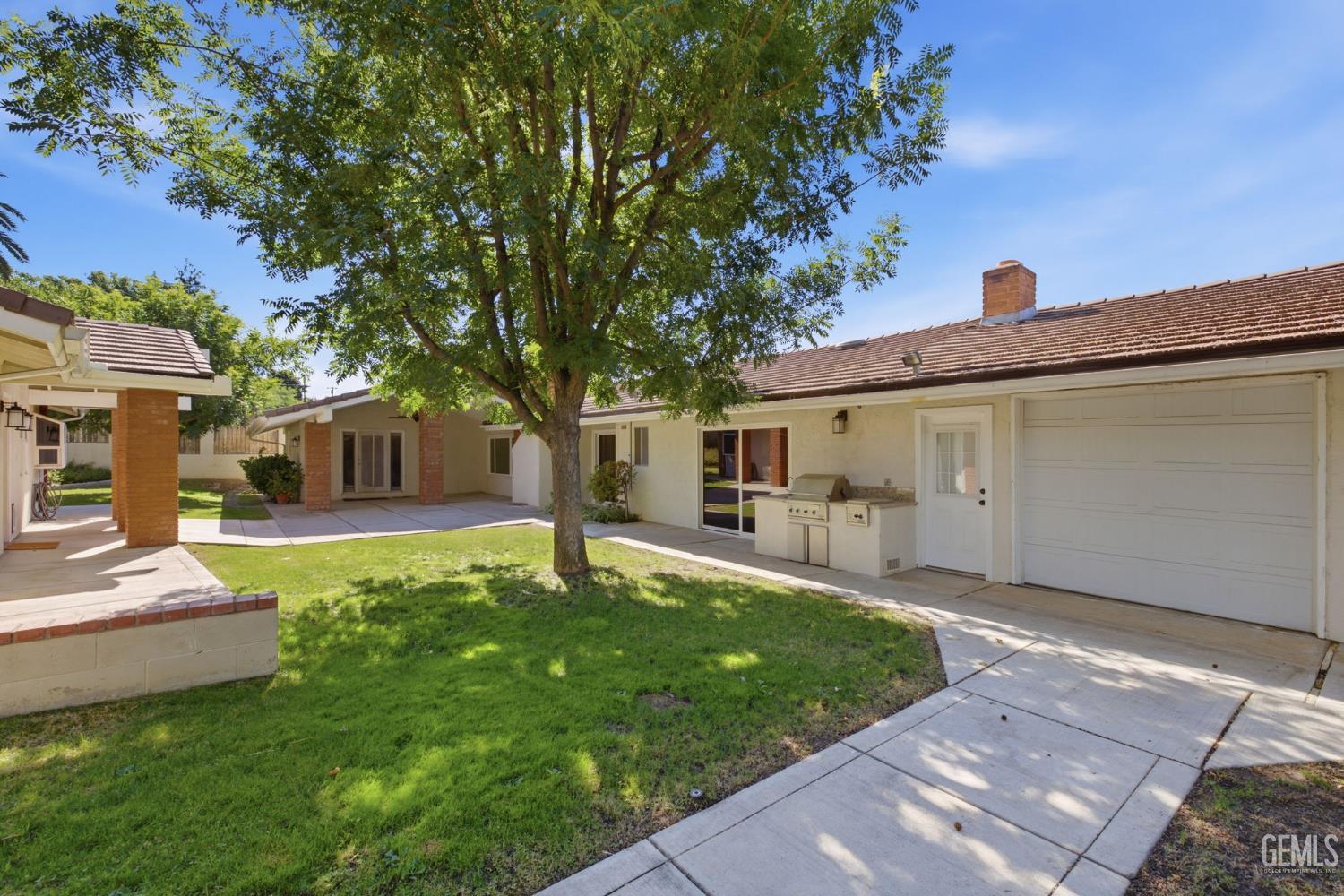 1912 Country Club Drive