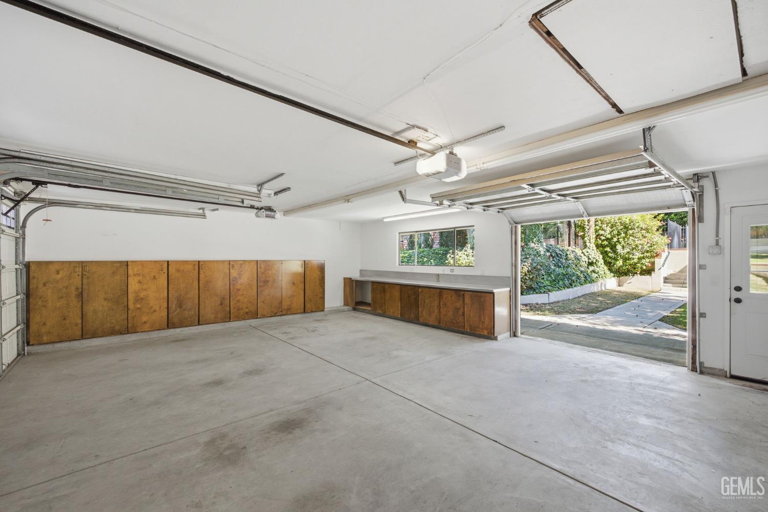 1912 Country Club Drive