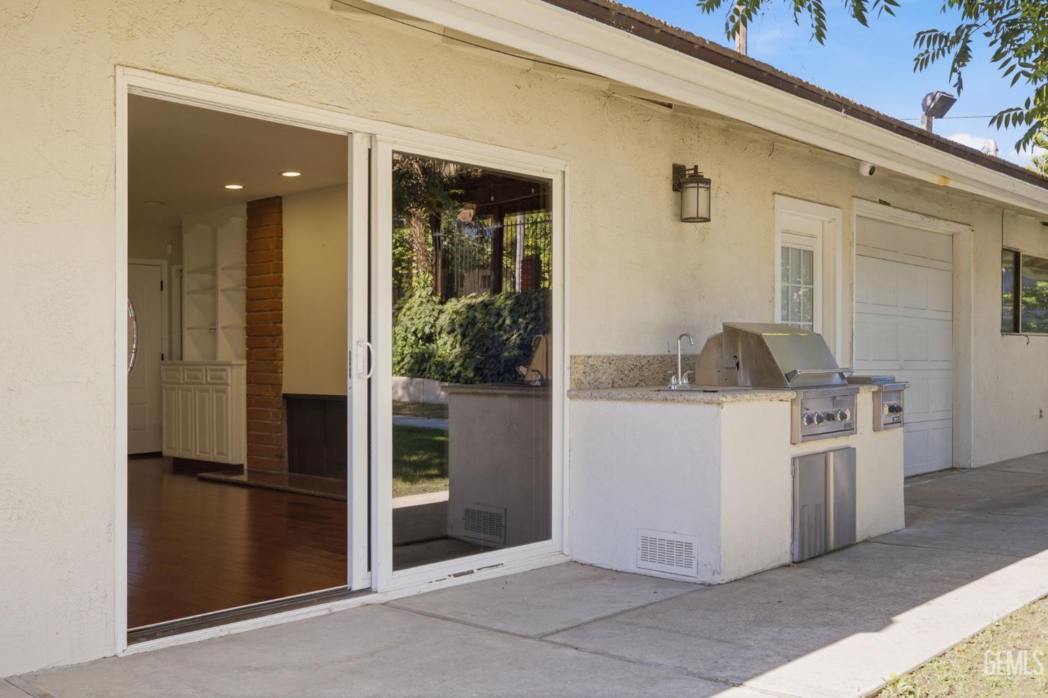 1912 Country Club Drive