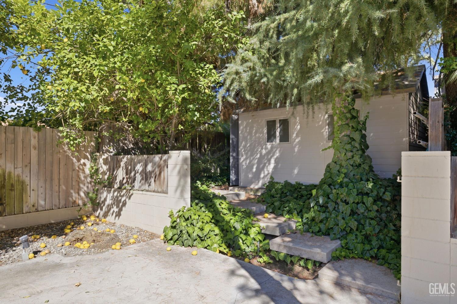 1912 Country Club Drive