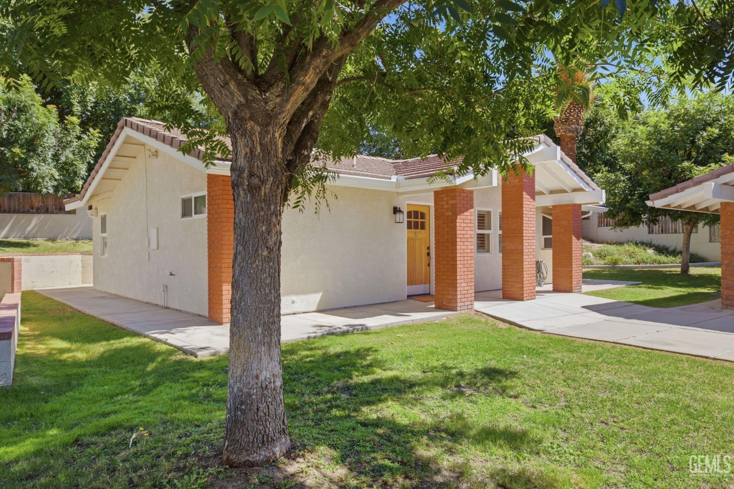 1912 Country Club Drive