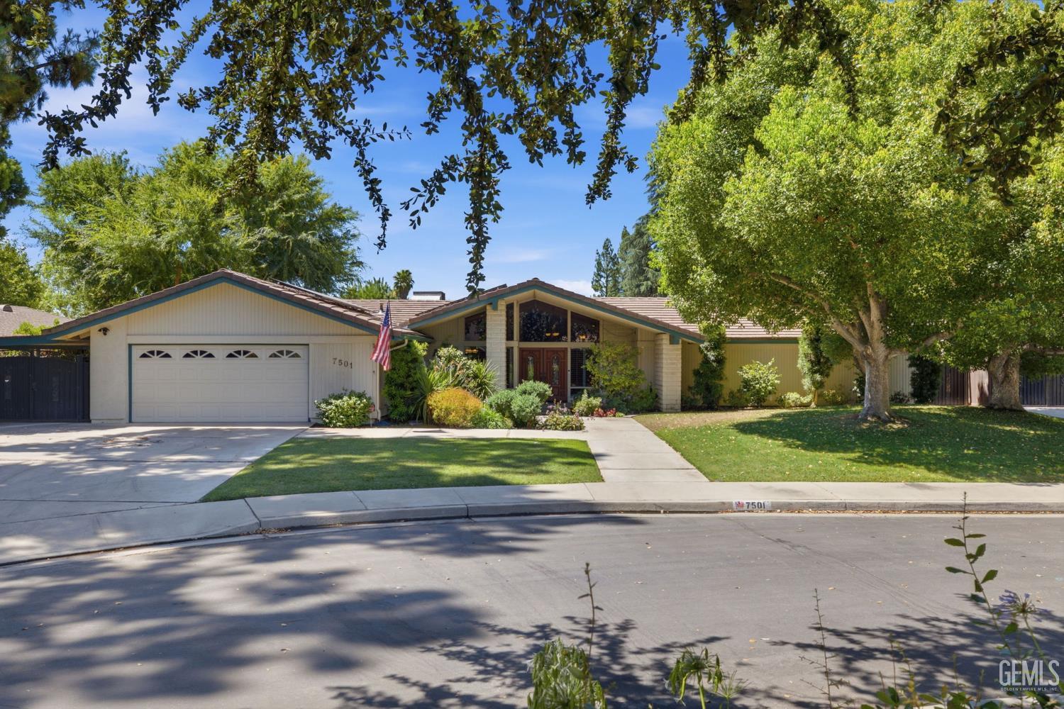 7501 El Roble Court
