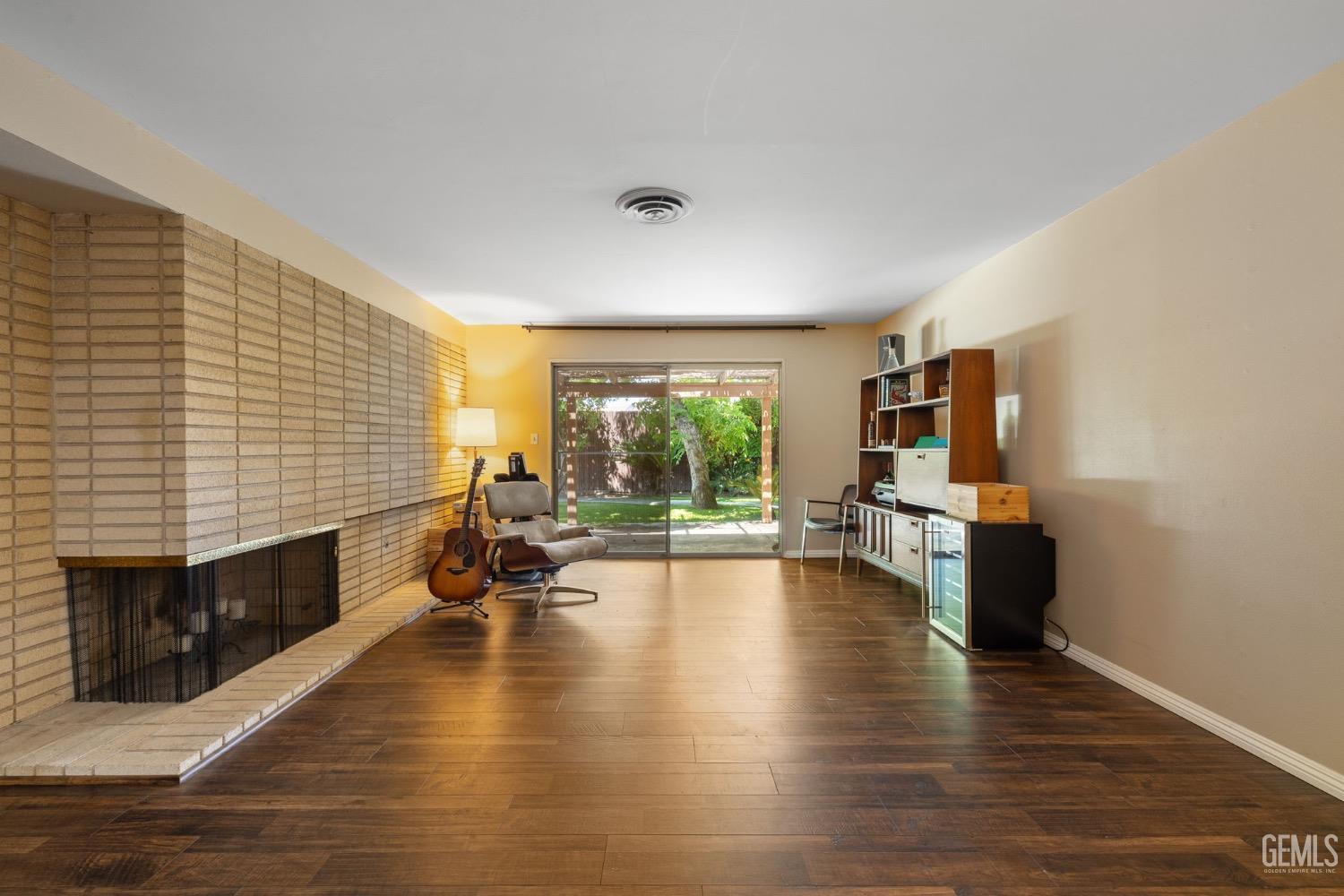 2513 Elm Street