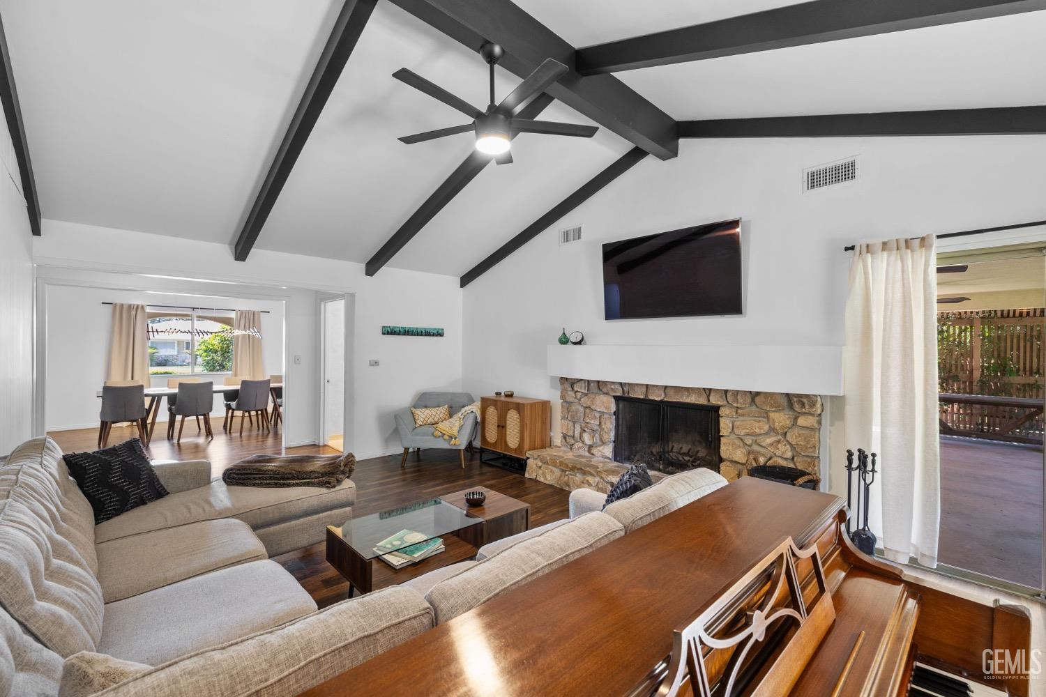 2513 Elm Street