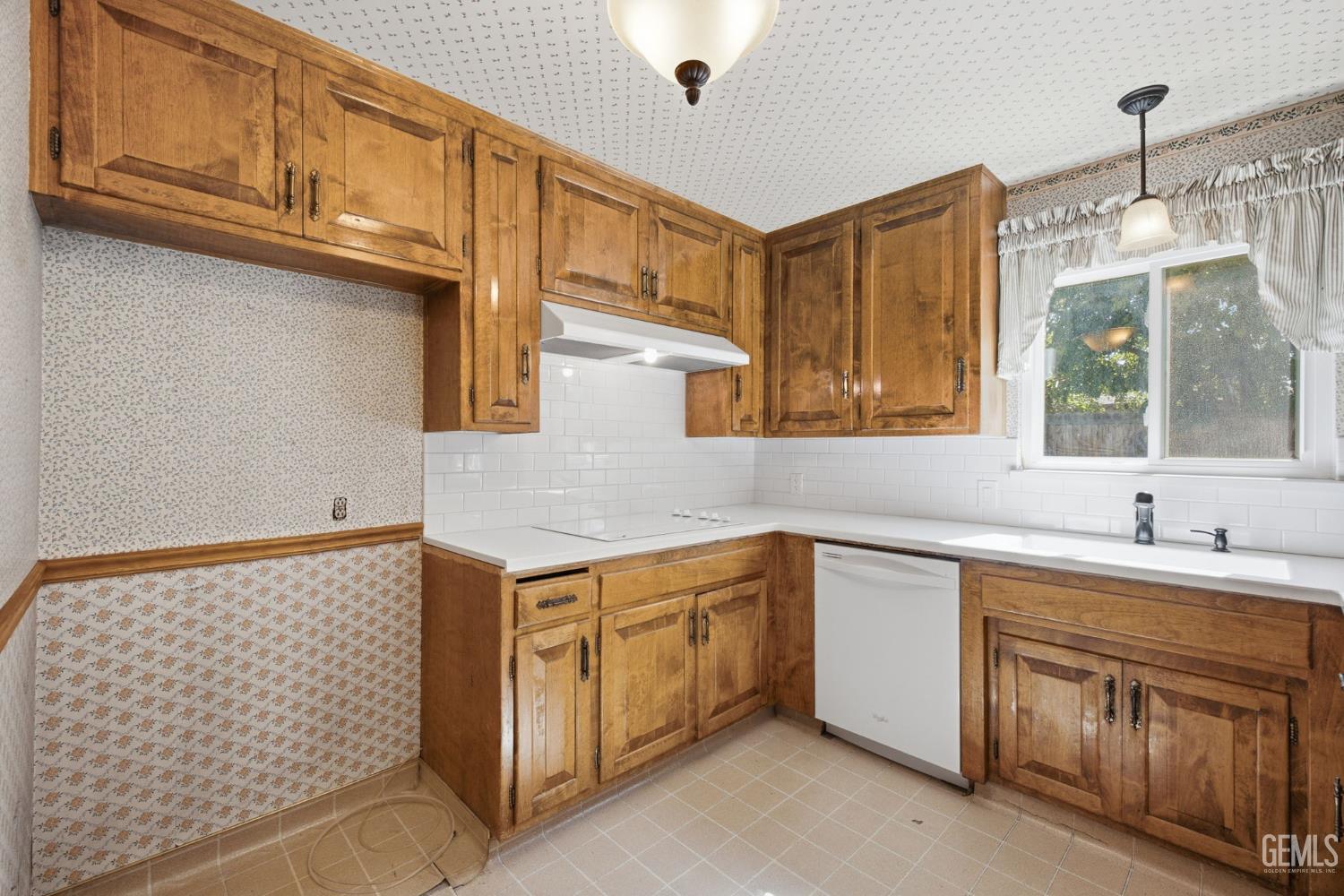 2004 Juniper Court