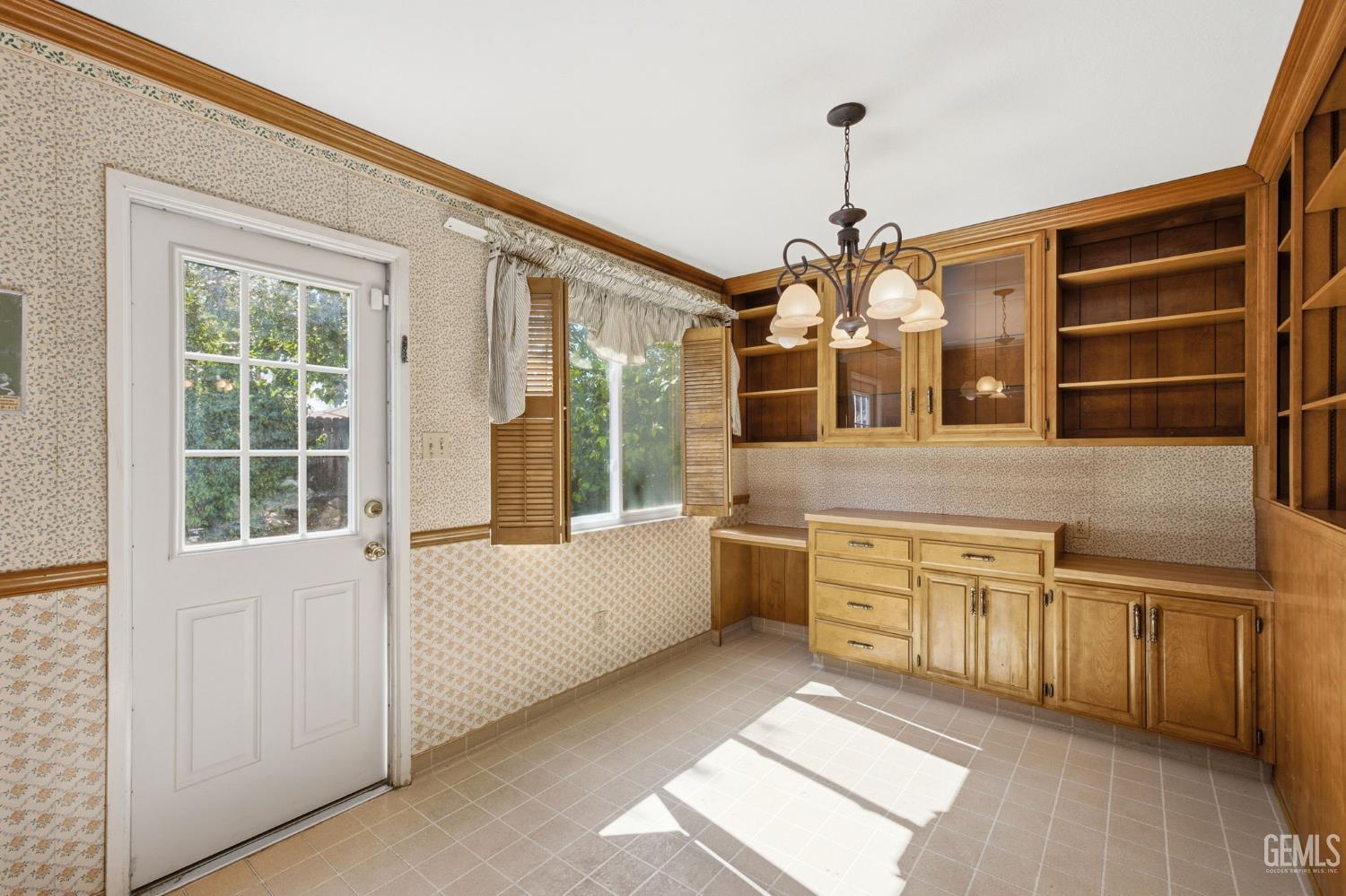 2004 Juniper Court
