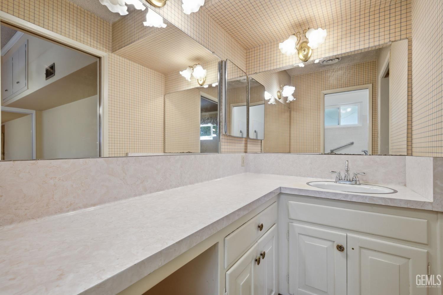 2004 Juniper Court