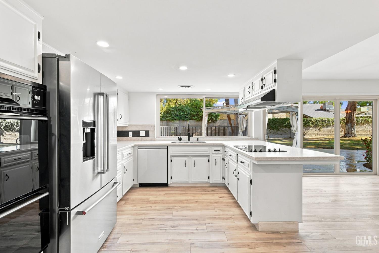 7800 De Colores Court
