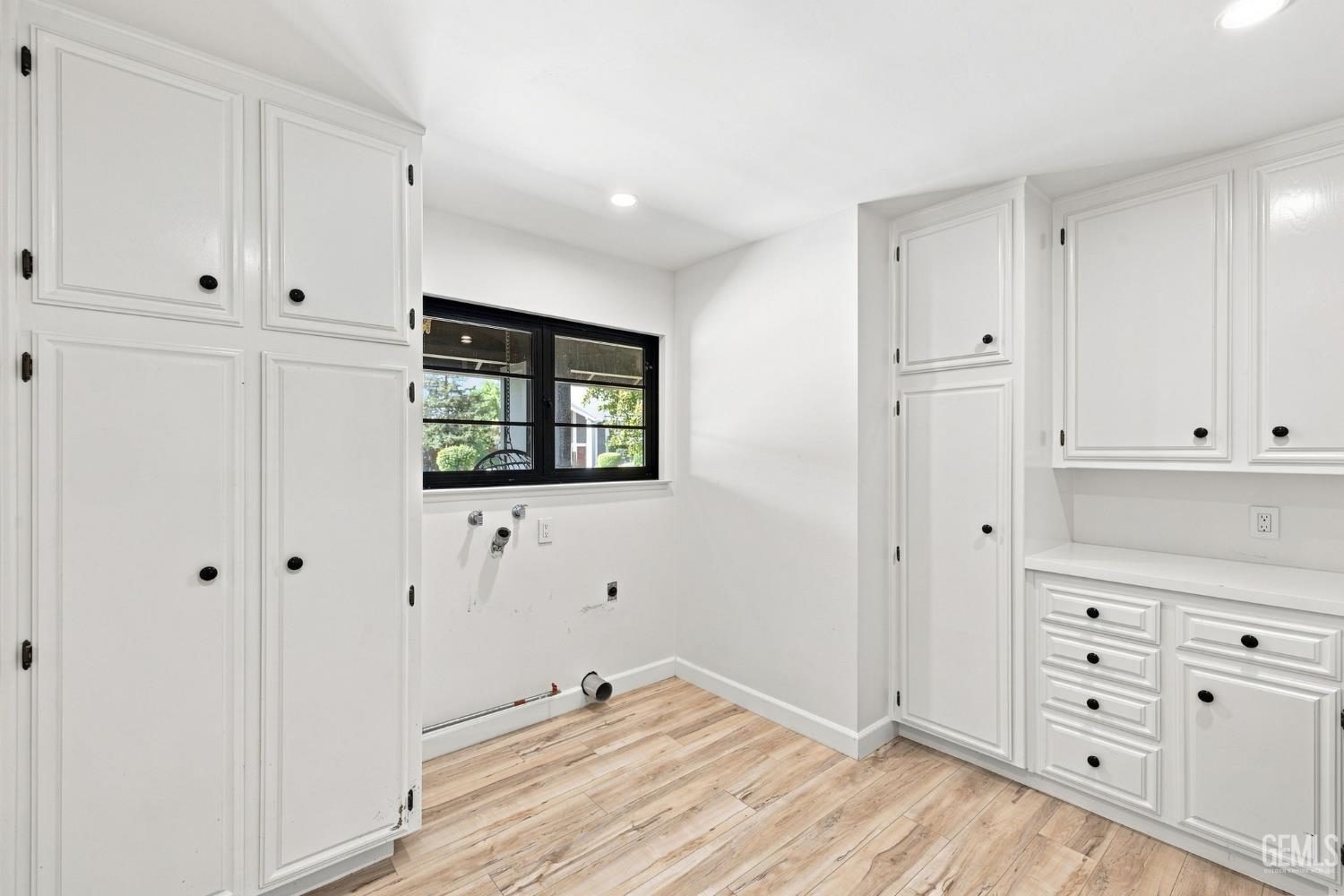 7800 De Colores Court