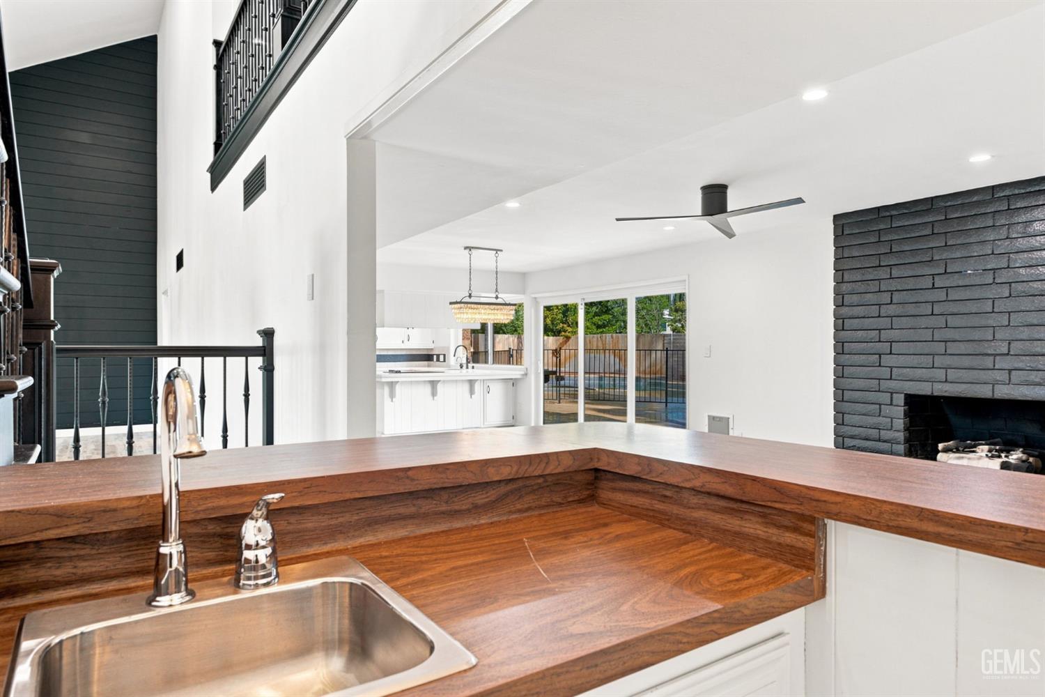 7800 De Colores Court