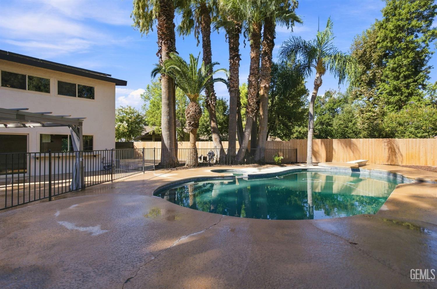 7800 De Colores Court