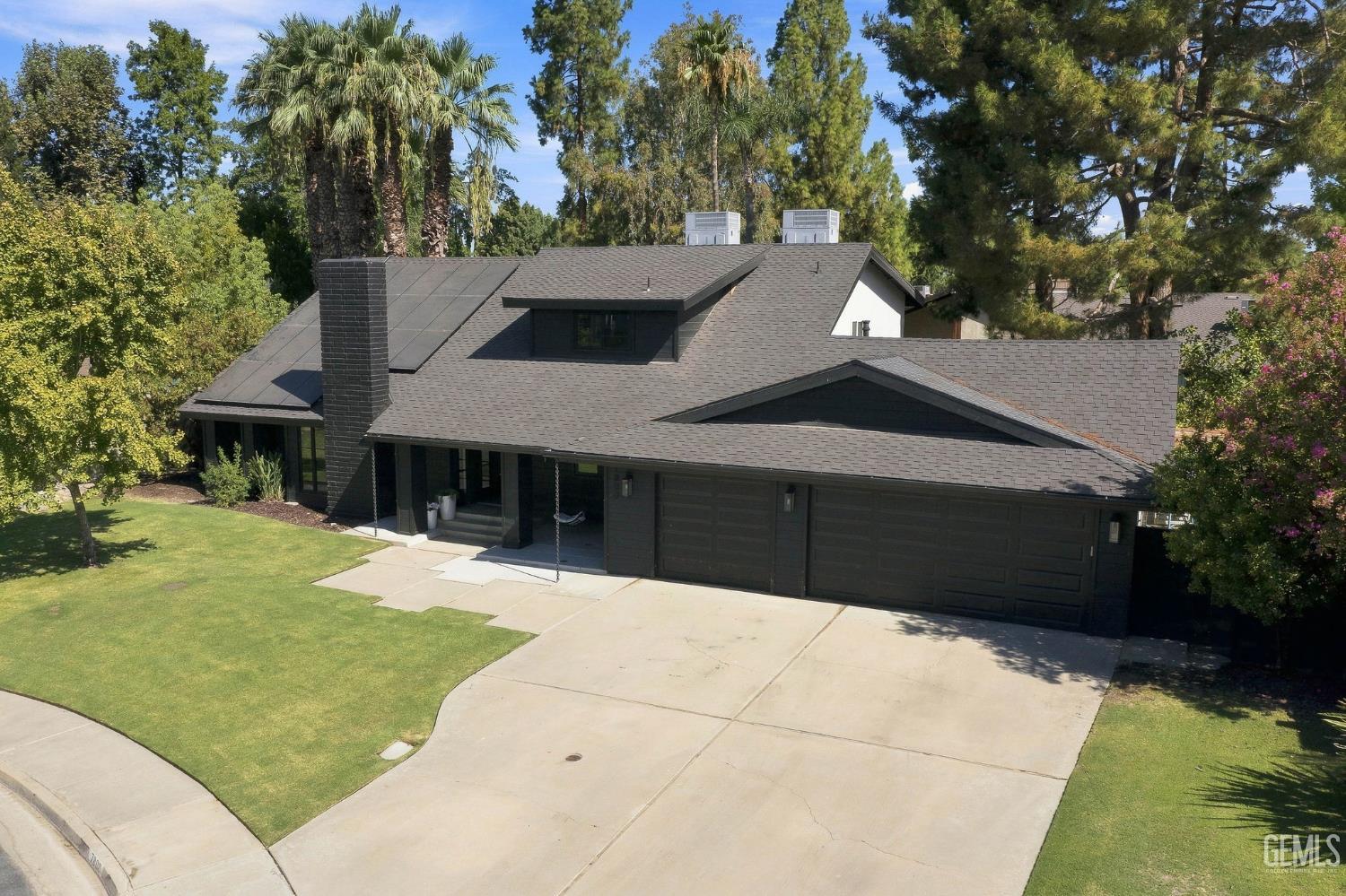 7800 De Colores Court