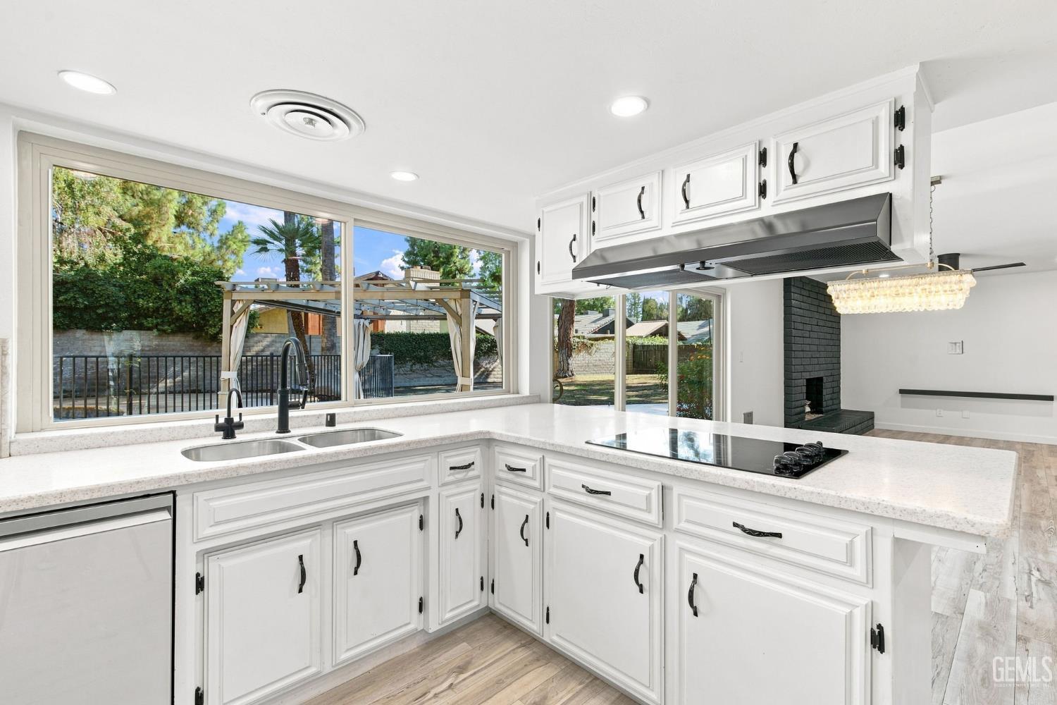 7800 De Colores Court