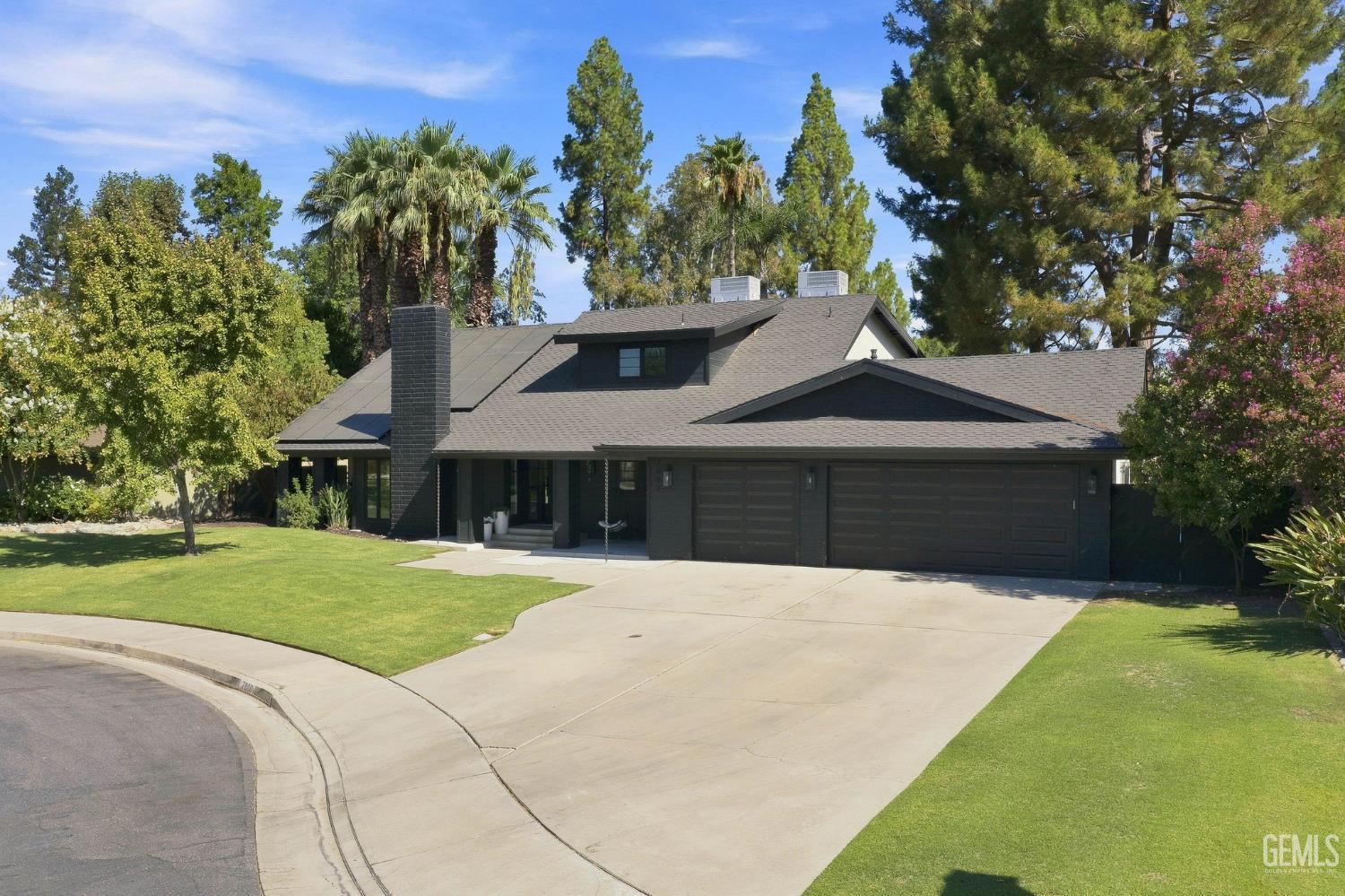 7800 De Colores Court