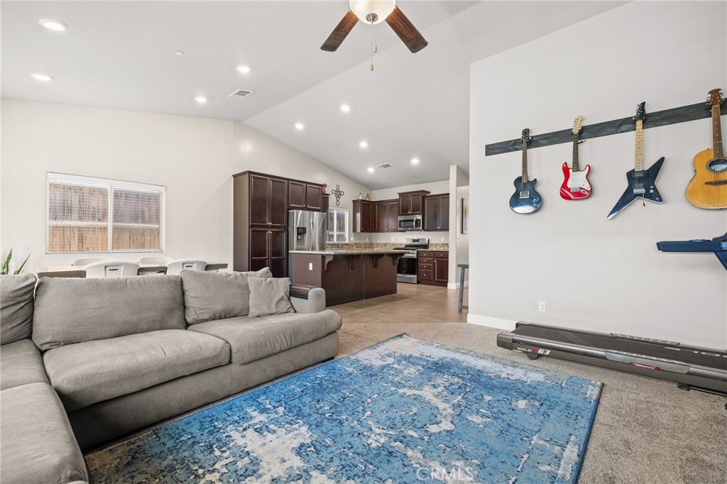 9230 Oak Garden Lane