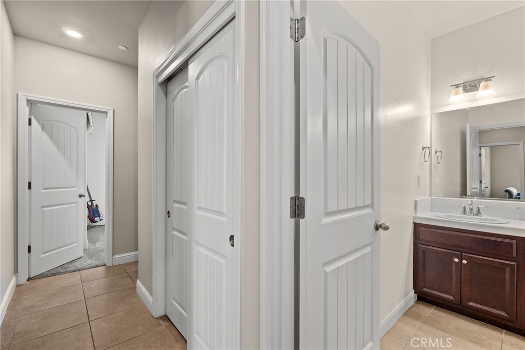 9230 Oak Garden Lane