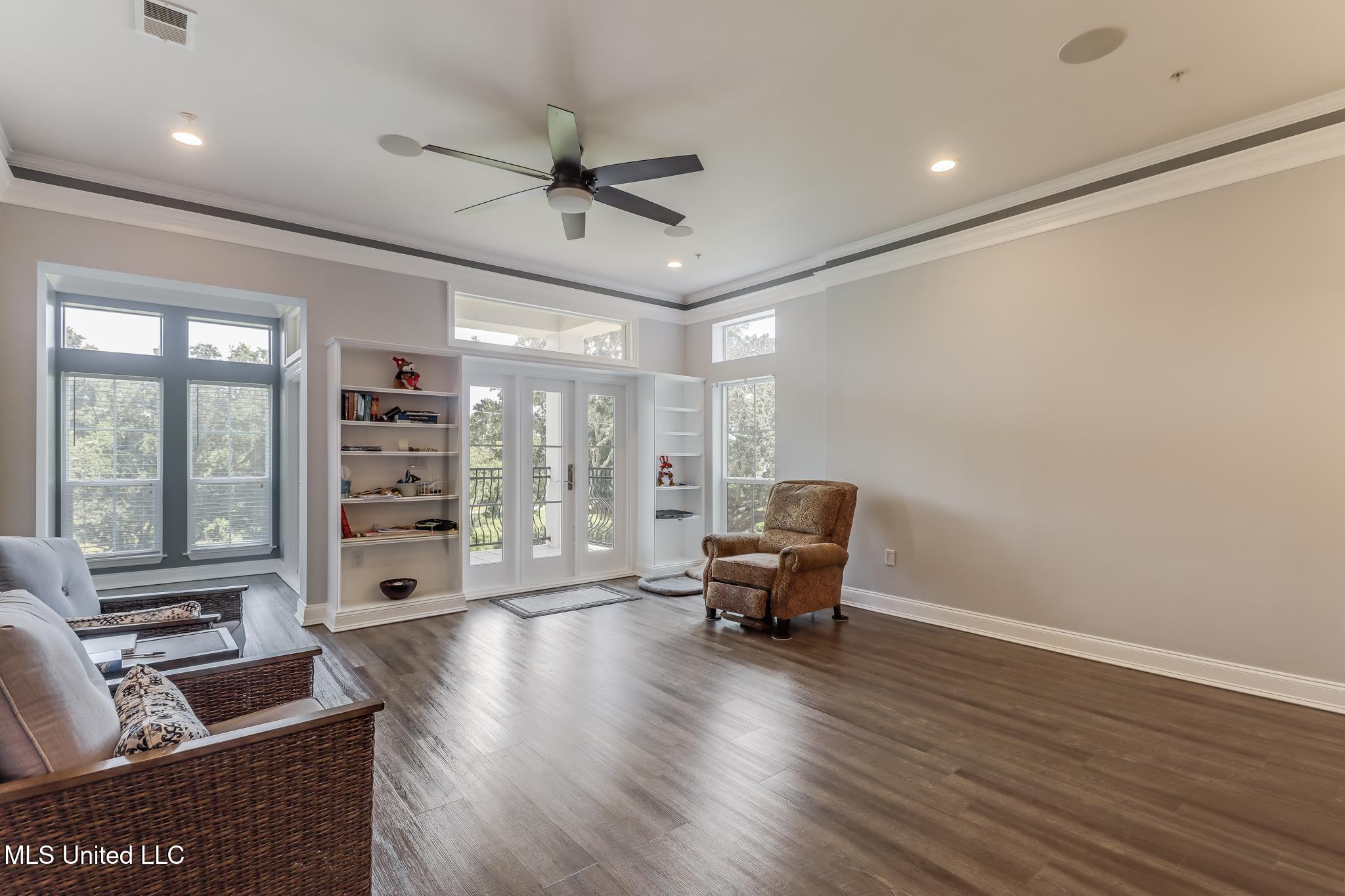 1100 W Beach Boulevard, 311